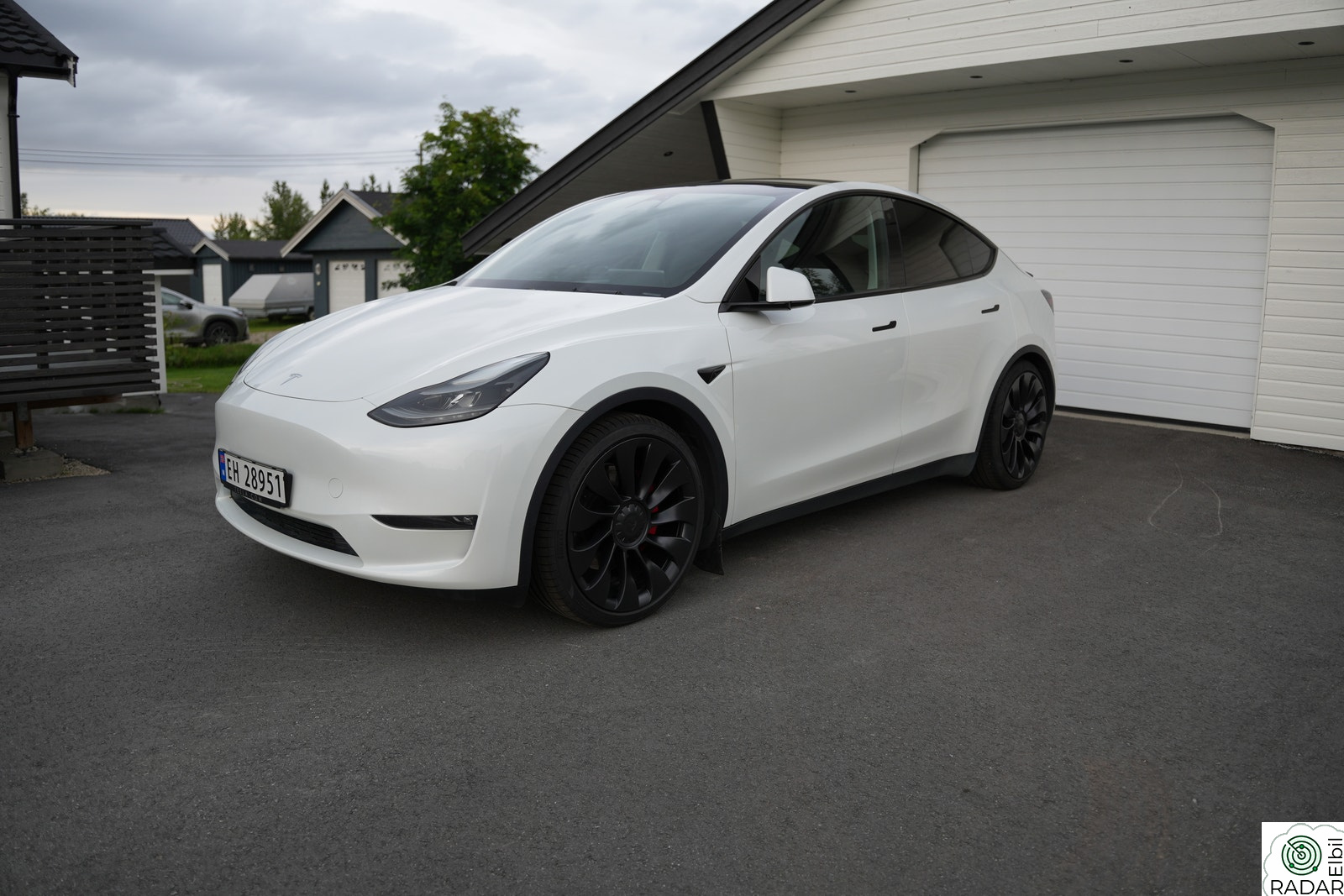 TESLA Model Y Performance AWD