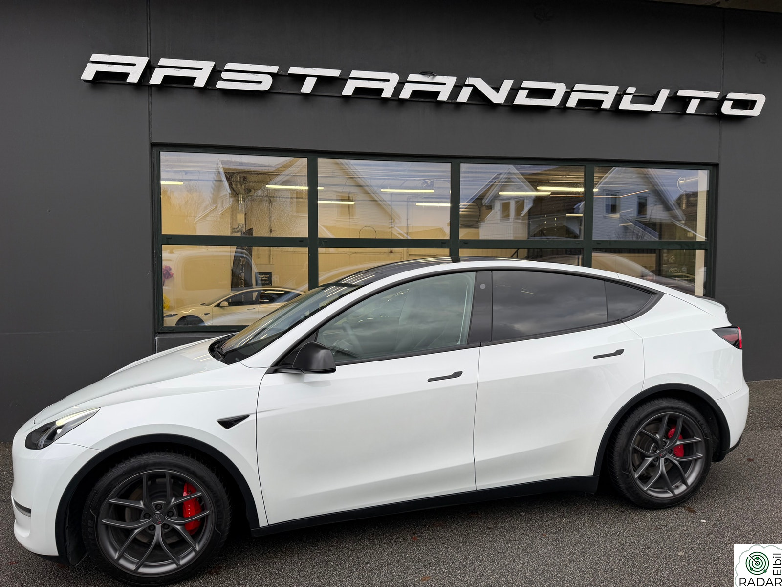 TESLA Model Y PERFORMANCE|PREMIUM|RYZEN|KROK|HIFI|SKINN|BERLIN|KUPP