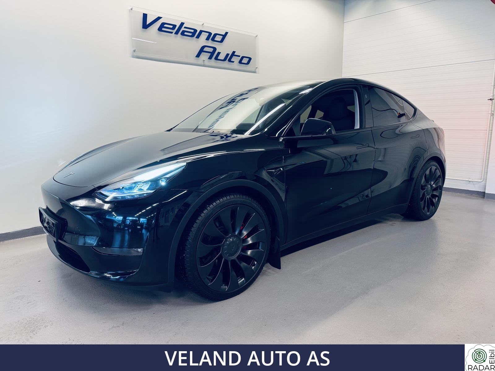 TESLA Model Y PERFORMANCE / AWD / HENGERFESTE / 8 X 21" / ÈN EIER!!