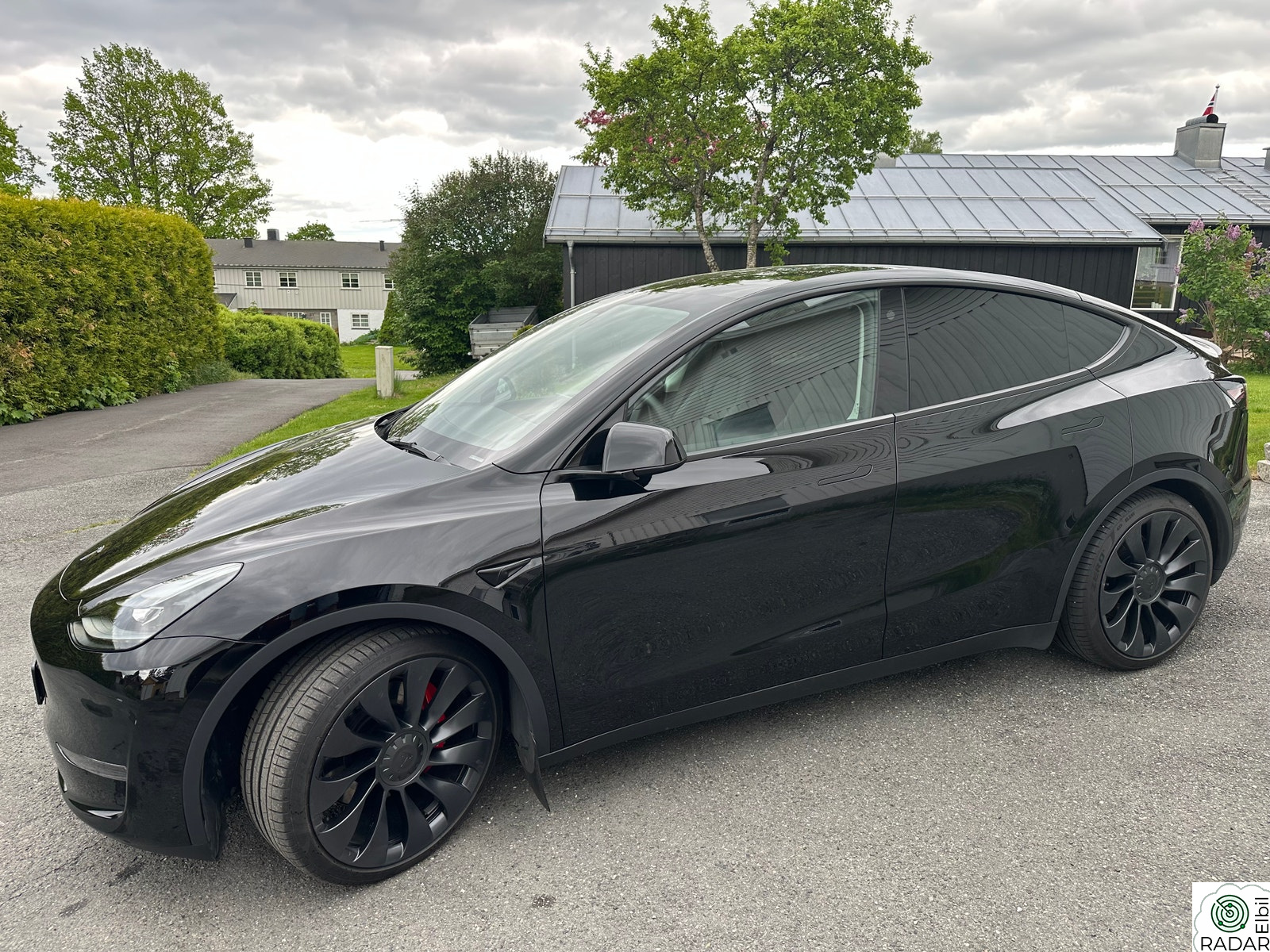 TESLA Model Y Performance AWD