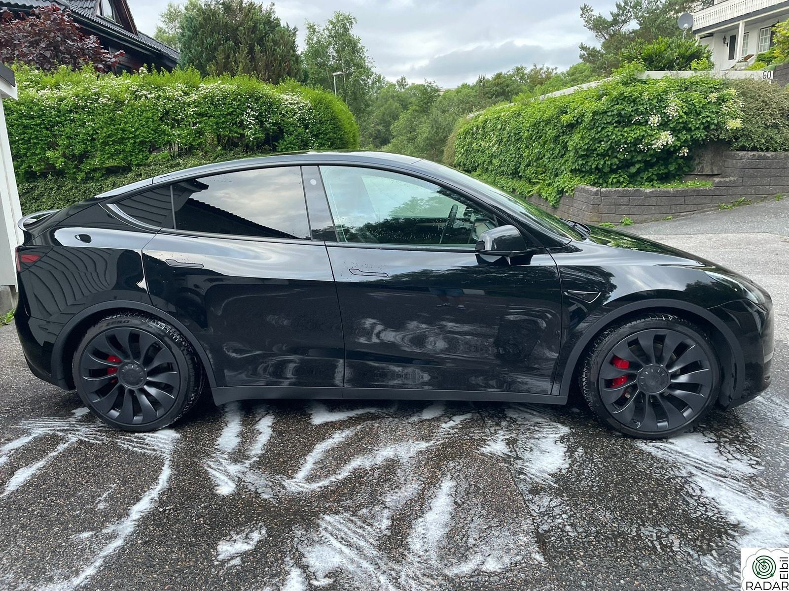 TESLA Model Y Performance AWD
