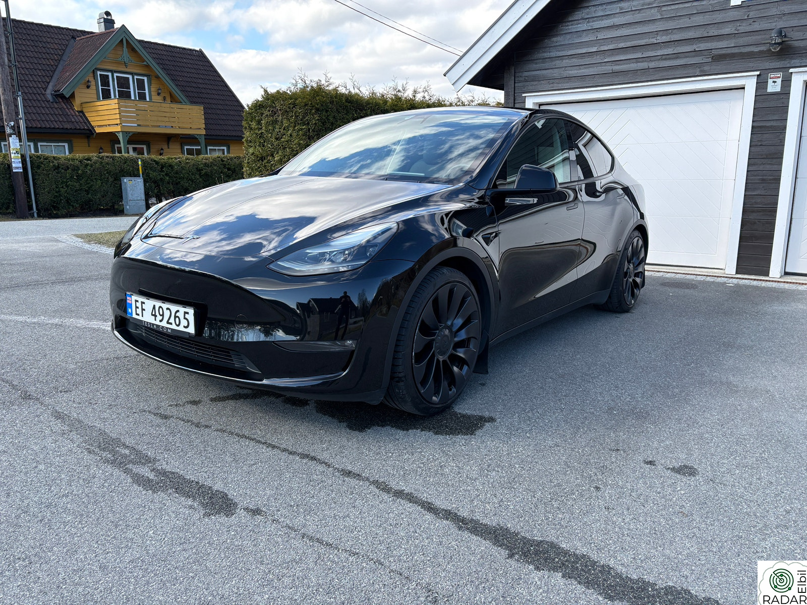 TESLA Model Y Performance AWD