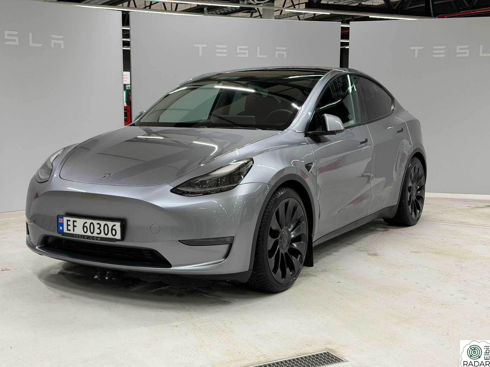 TESLA Model Y Performance AWD