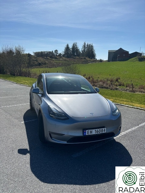 TESLA Model Y Long Range Performance (AWD)
