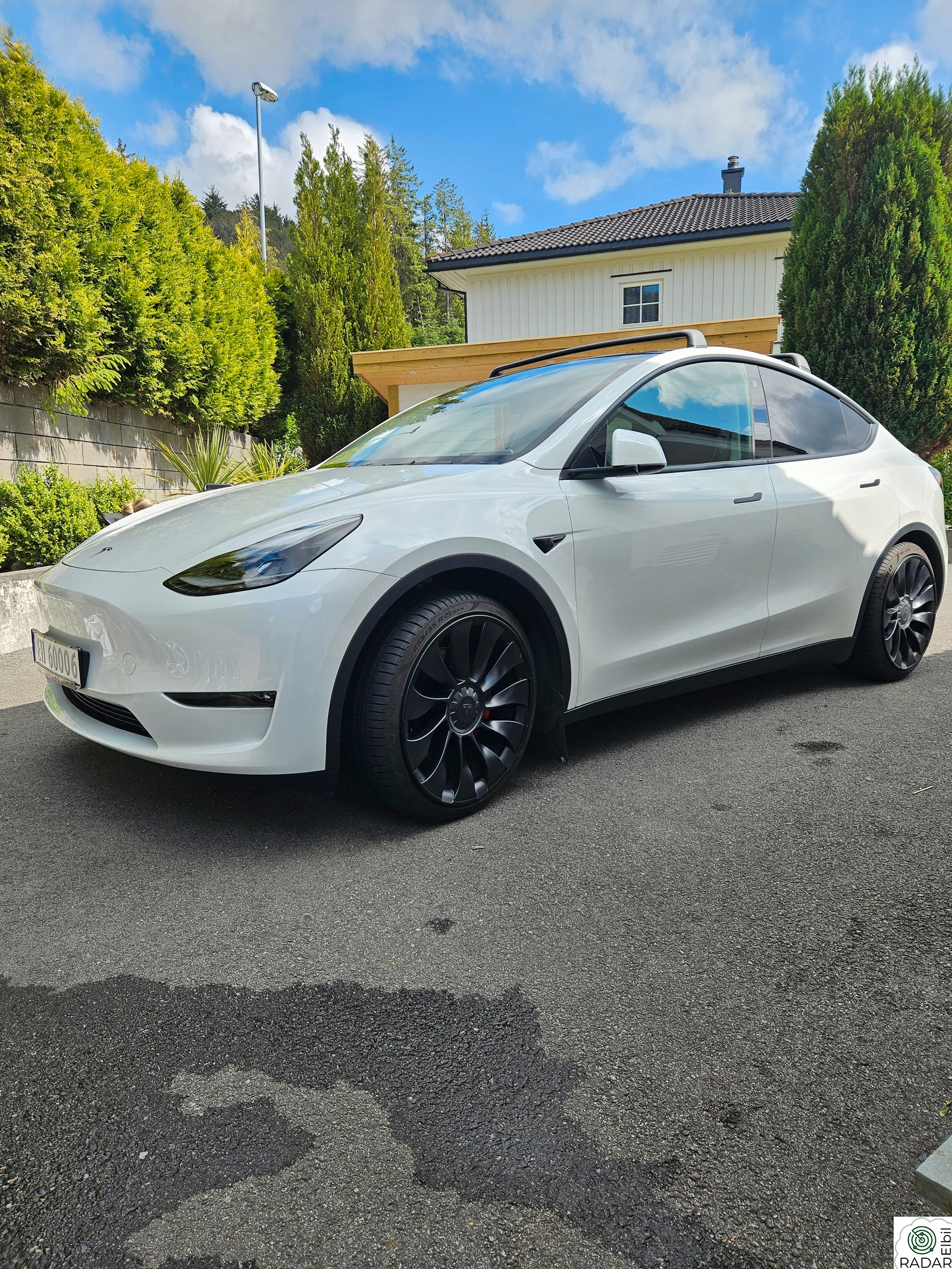 TESLA Model Y Performance AWD