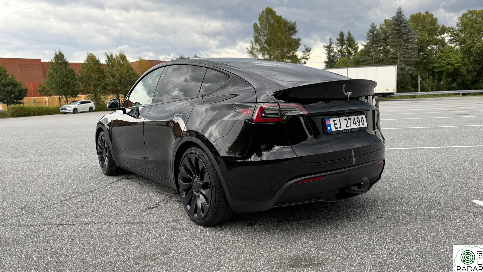 TESLA Model Y Performance AWD