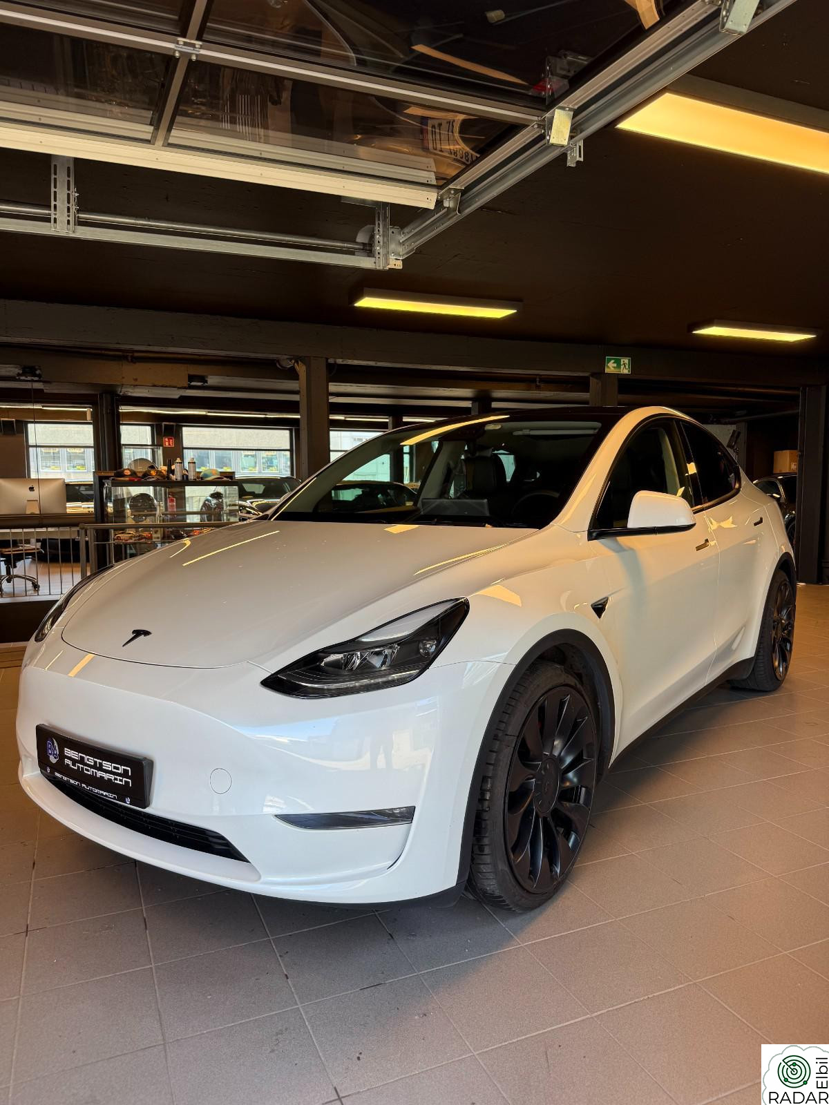 TESLA Model Y PERFORMANCE|AWD|514HK|KROK|2x21"|PREMIUM|AP|V.PUMPE