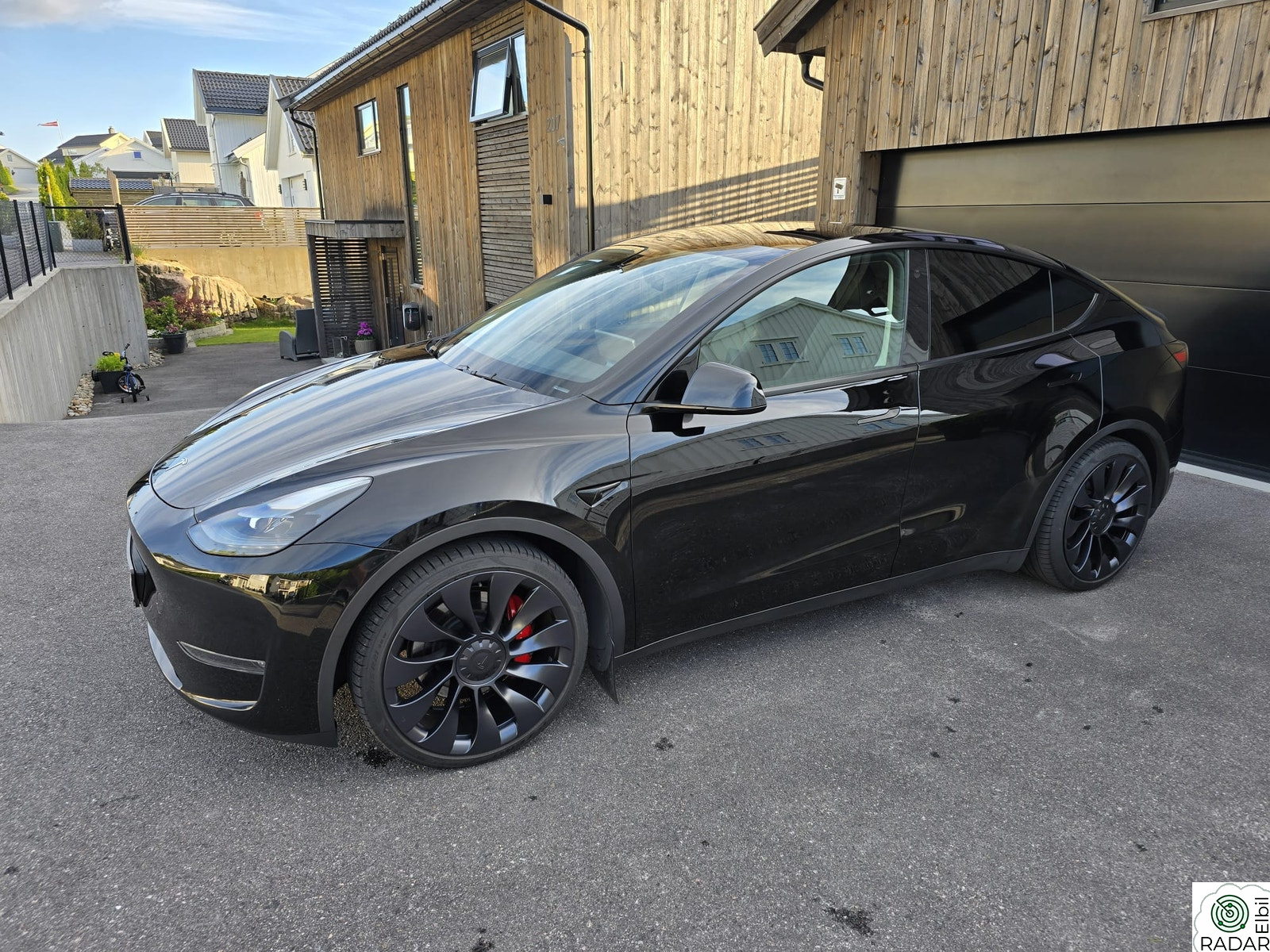 TESLA Model Y Performance AWD