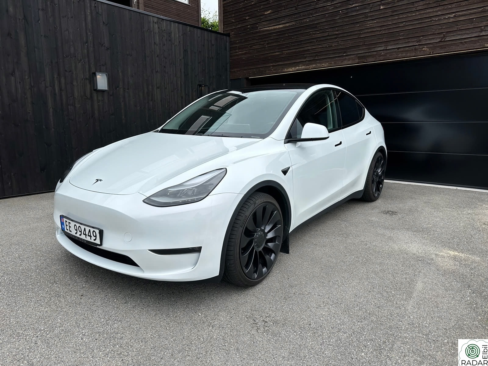TESLA Model Y Performance AWD