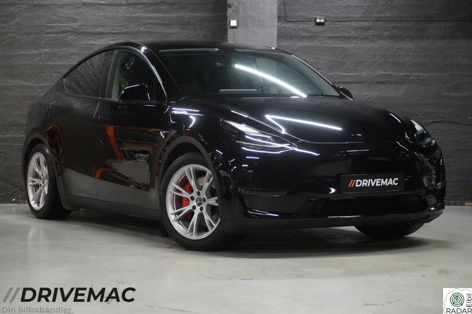 TESLA Model Y Performance/Autopilot 3/Premium Connectivity++