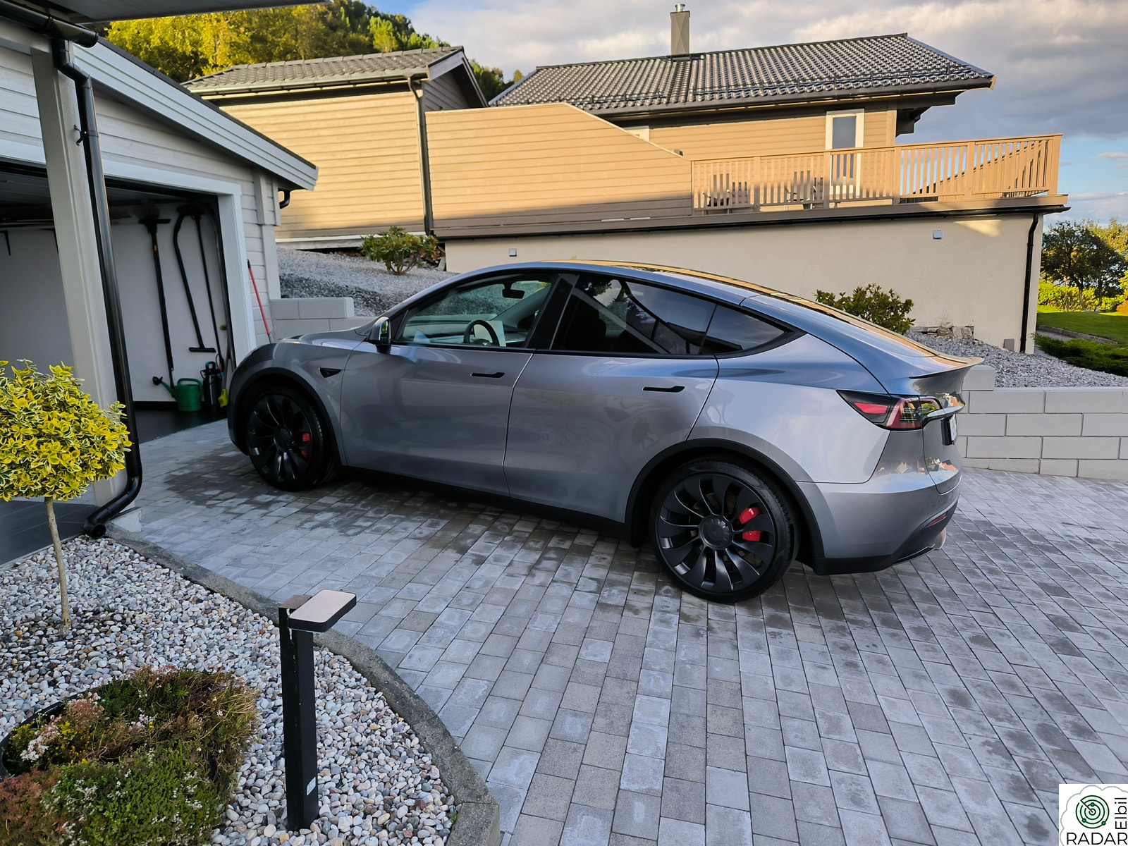 TESLA Model Y Performance AWD