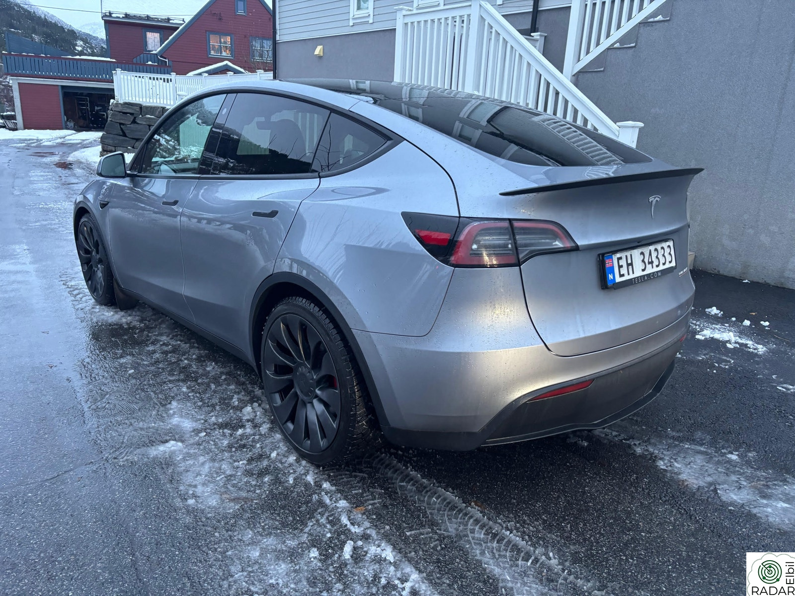 TESLA Model Y Performance AWD/1 EIER/KROK/UBERTURBINE