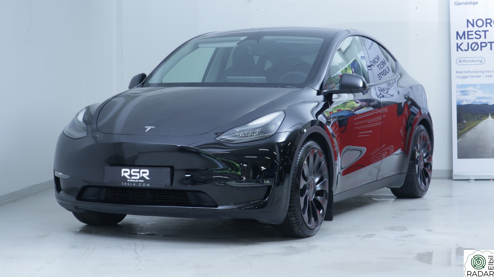 TESLA Model Y Performance AWD - LAV KM - INNBYTTE -
