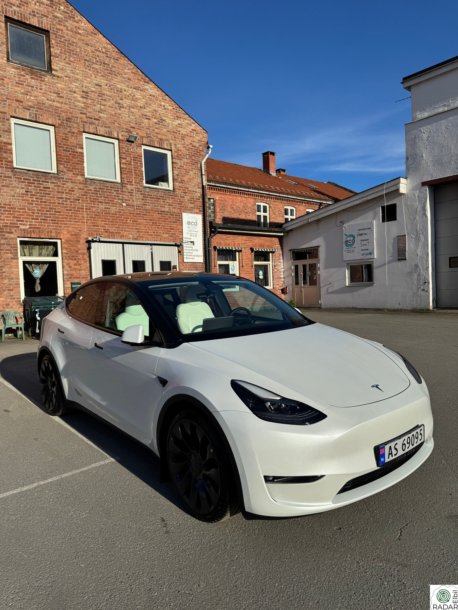 TESLA Model Y Performance AWD