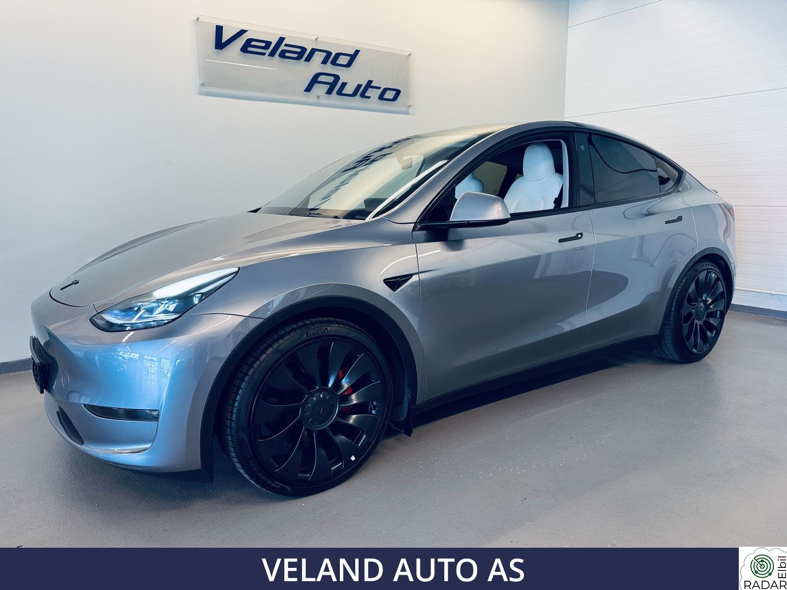 TESLA Model Y PERFORMANCE AWD 8xÜBERTURBINE/HENGERFESTE