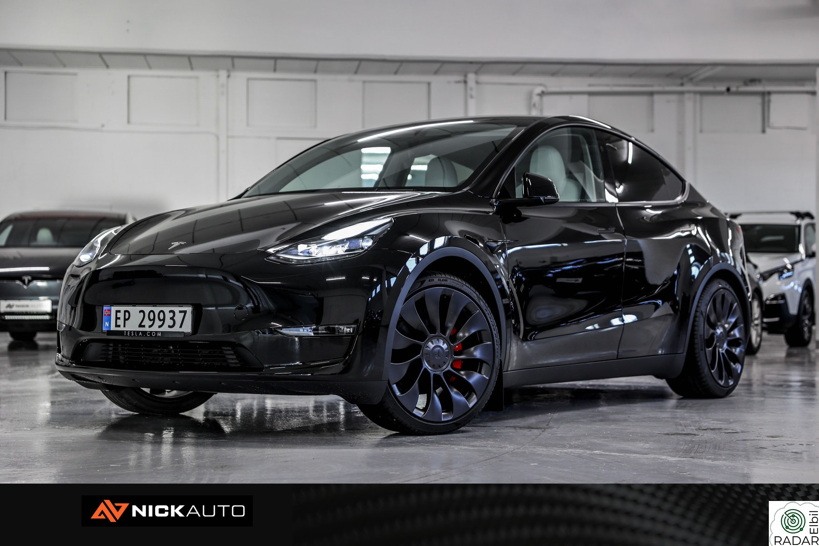 TESLA Model Y OKT.2025! // PERFORMANCE // S/V-HJUL // LYST INTERIØR
