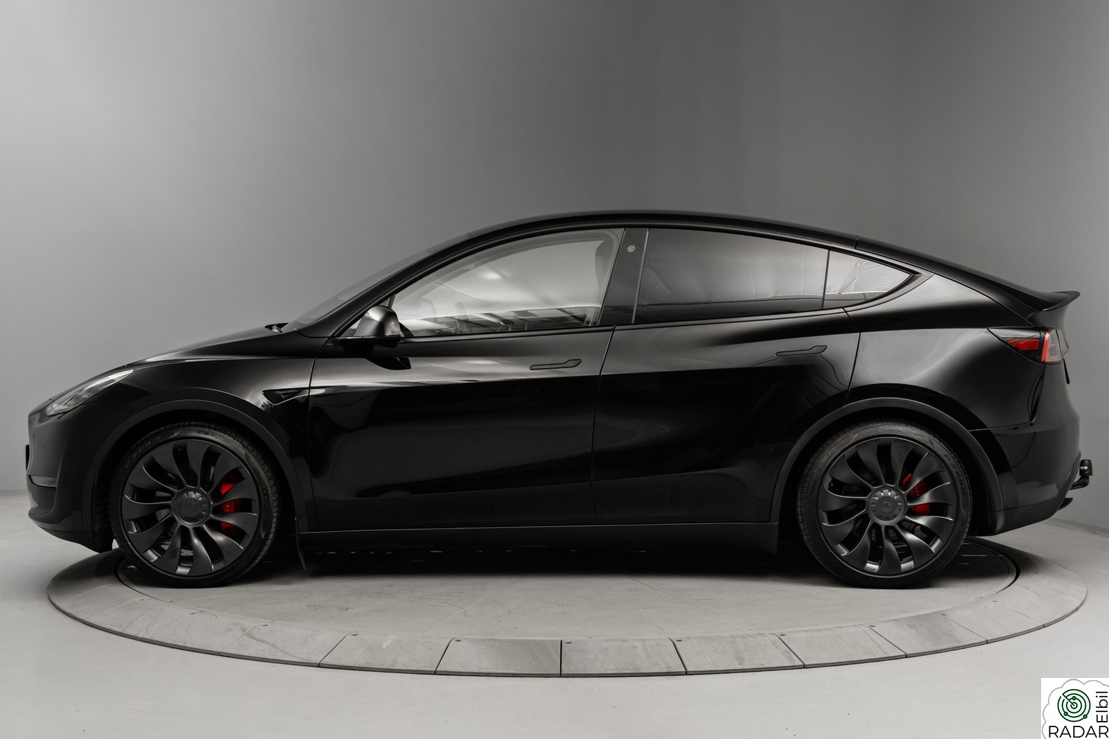TESLA Model Y Performance AWD