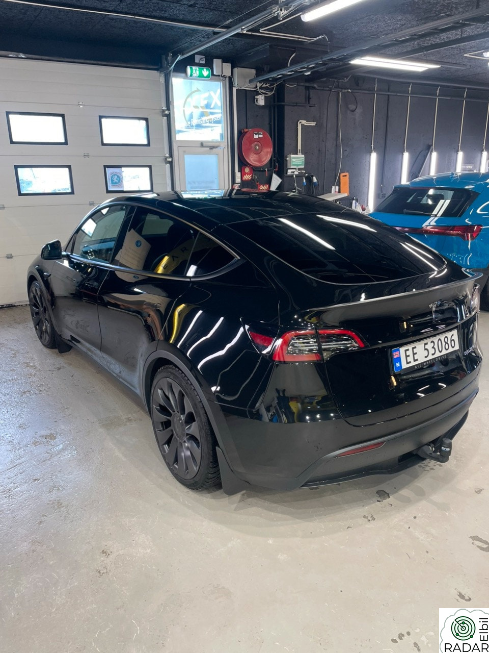 TESLA Model Y Performance AWD, krok, S/V dekk, coating, strøken bil.