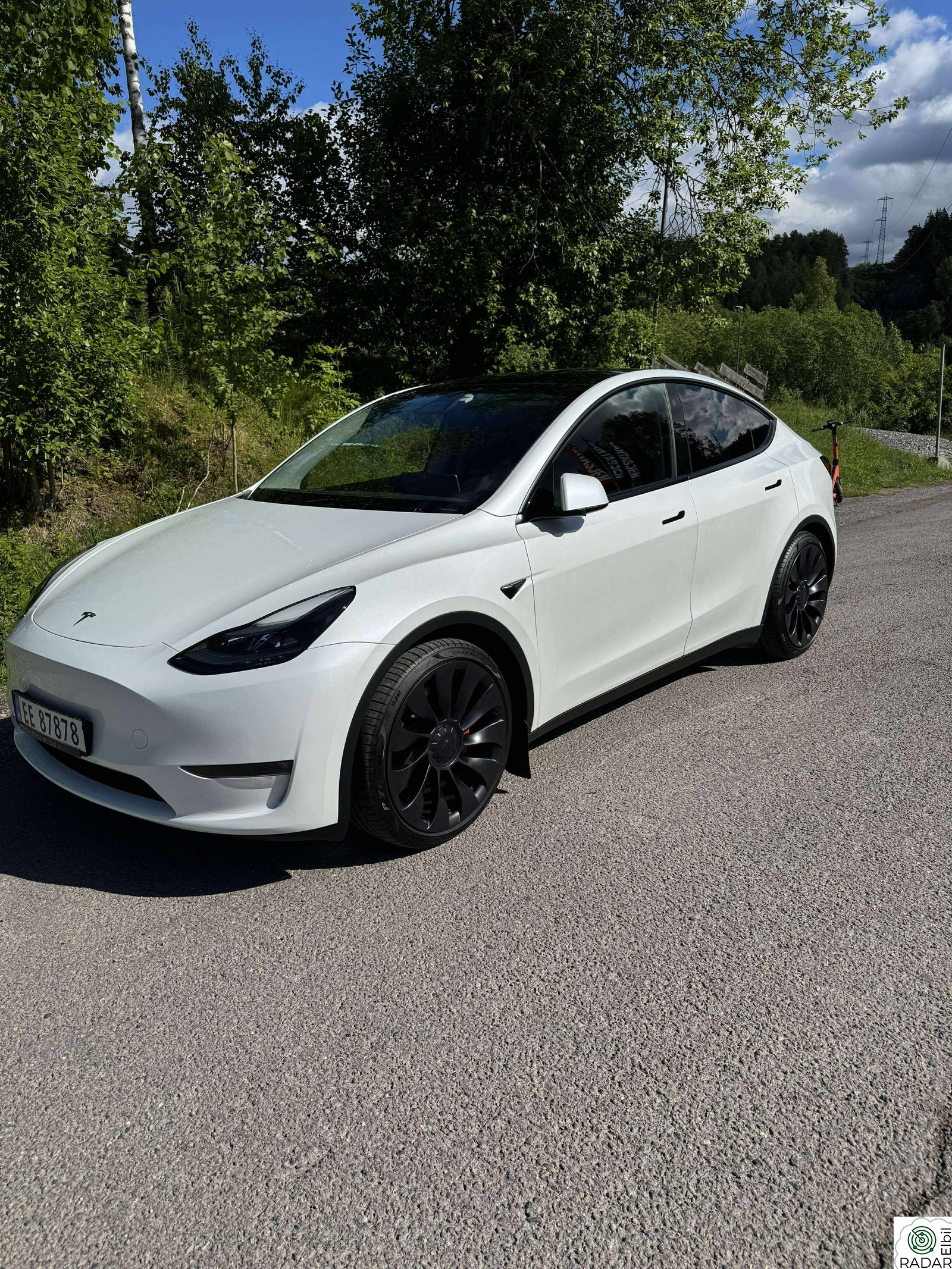 TESLA Model Y Performance AWD