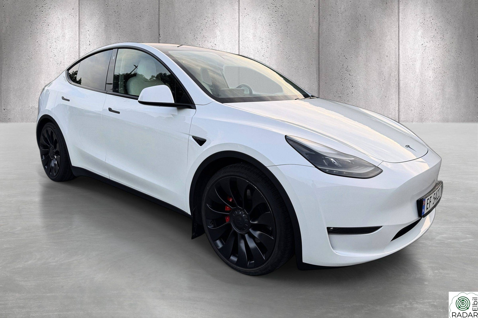 TESLA Model Y LongRange AWD 514KM/535HK | Norsk/Garanti/HW3/Premium++