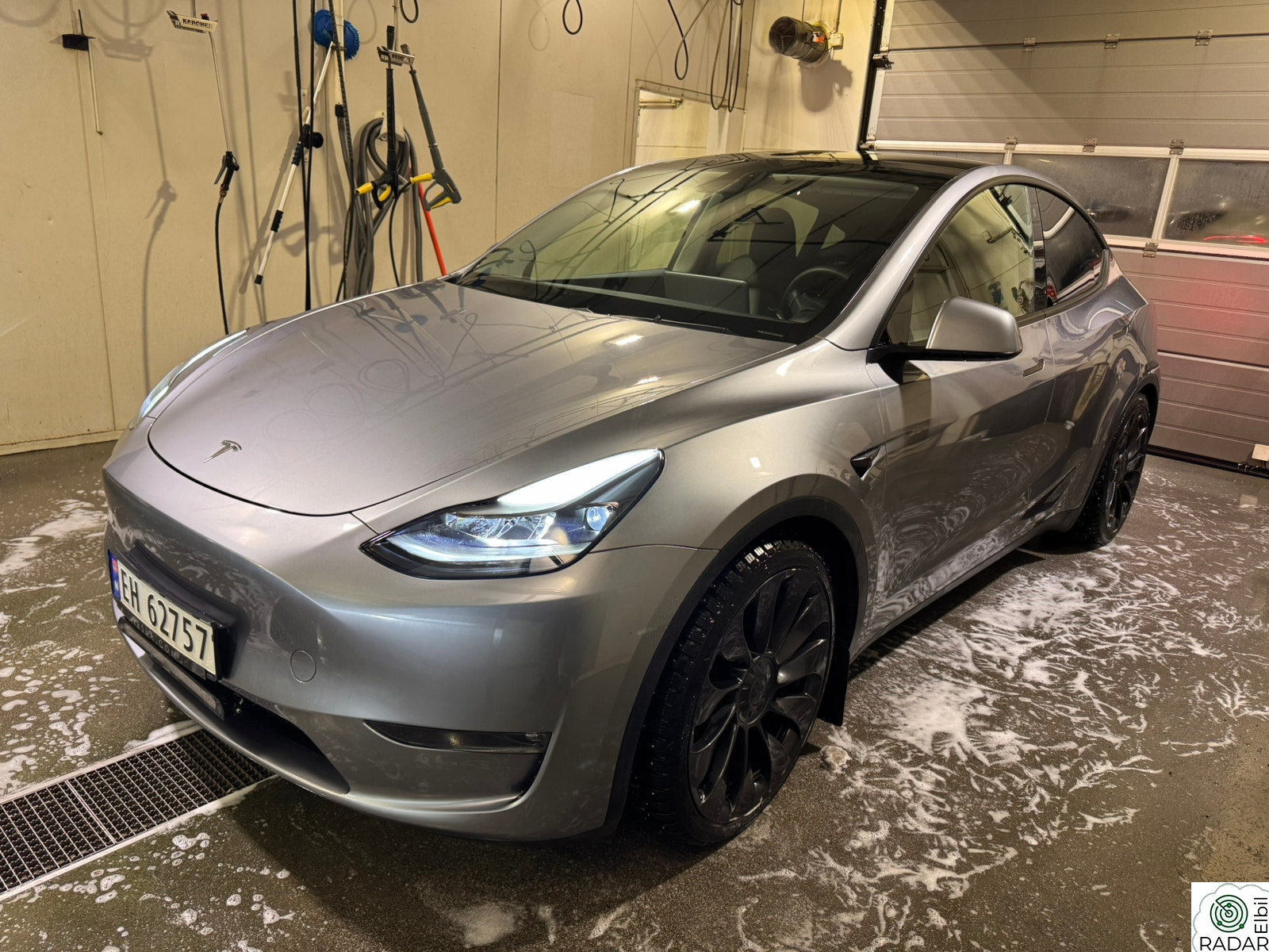 TESLA Model Y Performance AWD