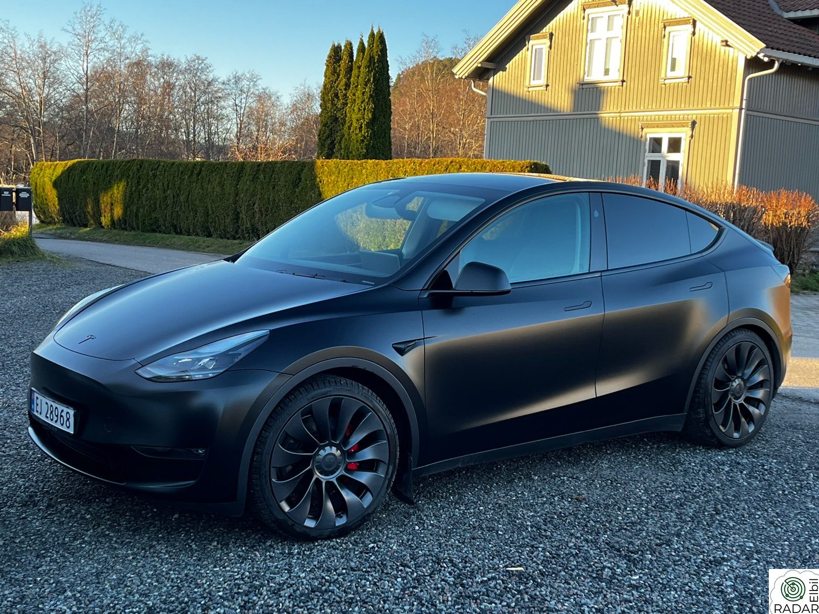 TESLA Model Y Performance AWD - helfoliert med matt ppf