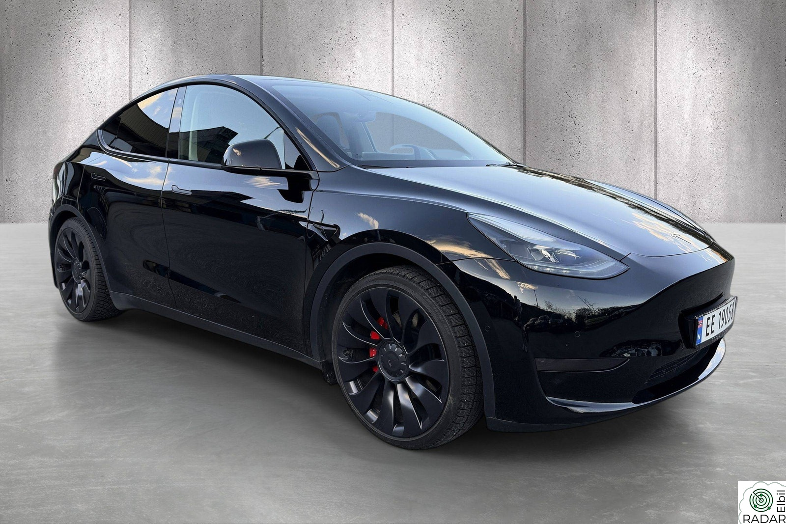 TESLA Model Y Performance AWD | Garanti | Homelink | Autopilot ++