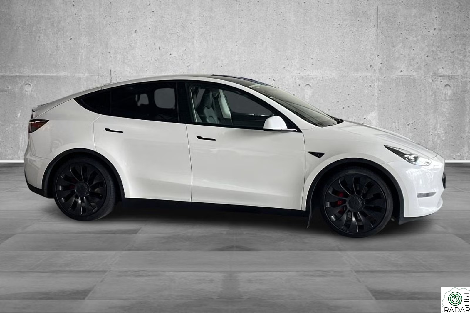 TESLA Model Y Performance AWD