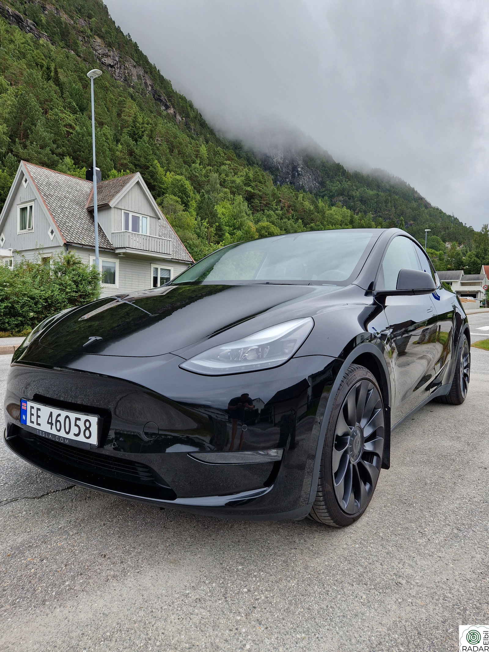 TESLA Model Y Performance AWD
