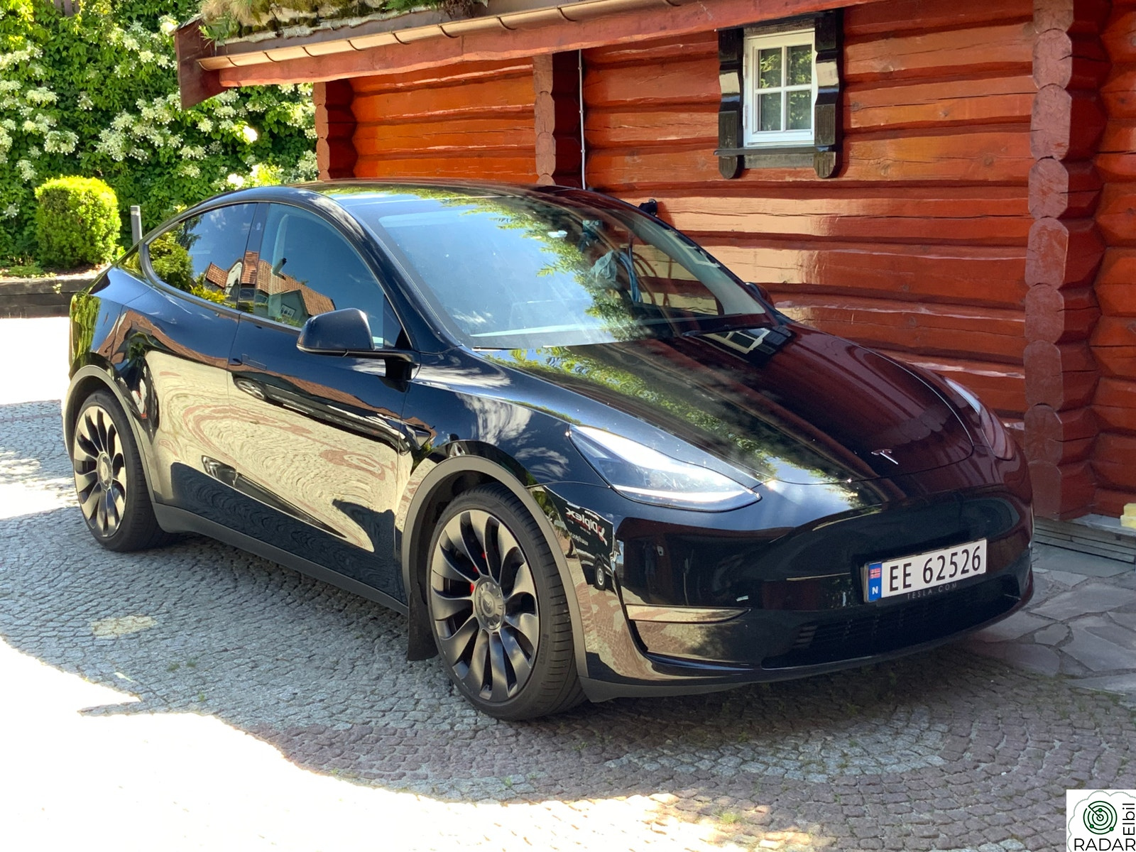 TESLA Model Y Performance AWD