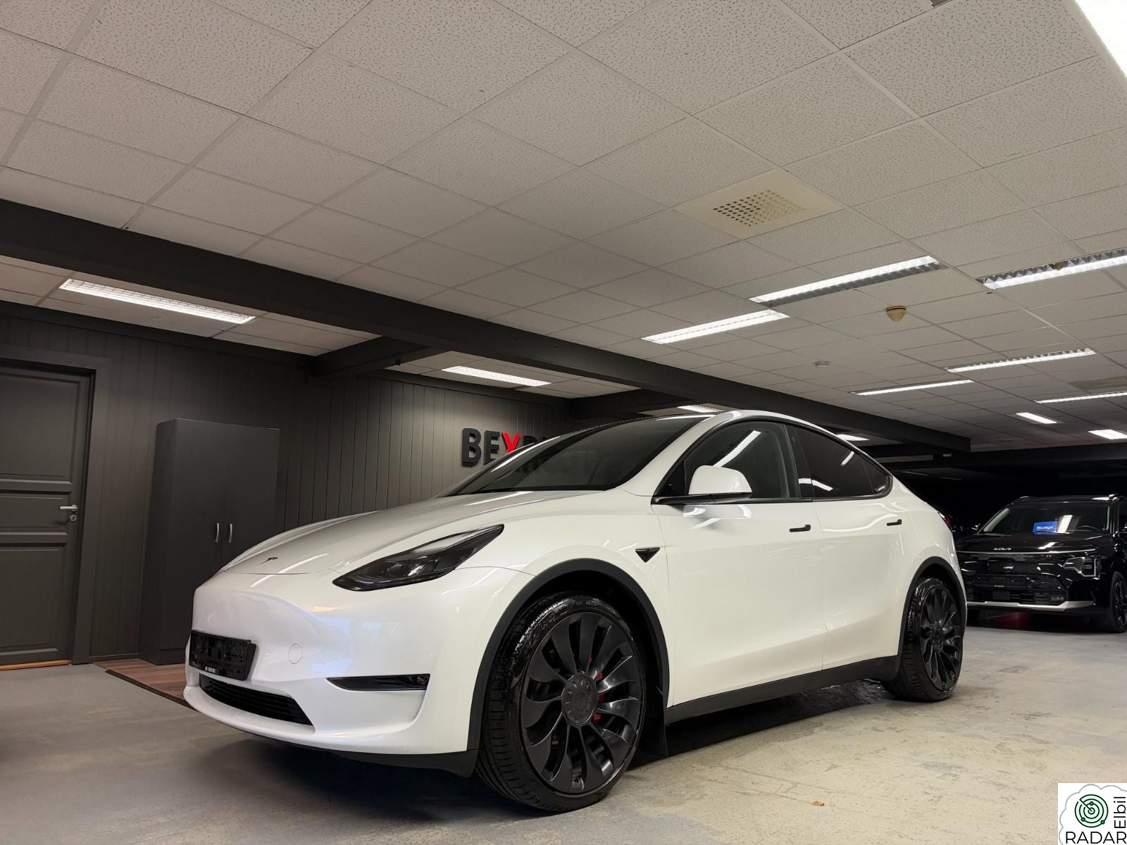 TESLA Model Y Performance,FSD!,Berlin,AWD,Hengerfeste,Varmp,1-Eier,21