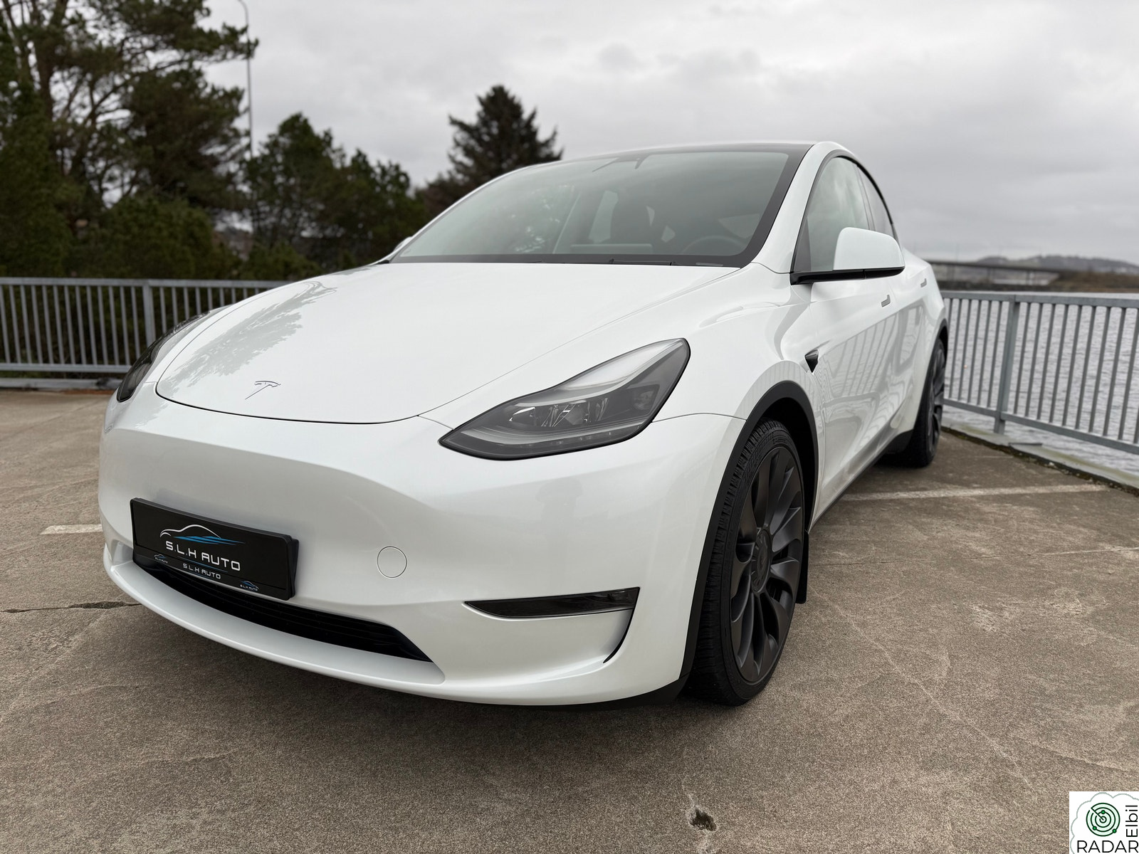 TESLA Model Y Performance AWD Krok /360kam /Berlin /Premium /2x21