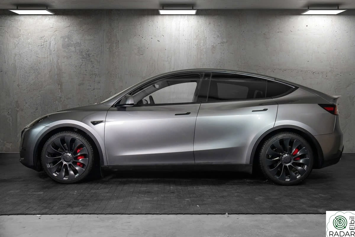 TESLA Model Y Performance AWD