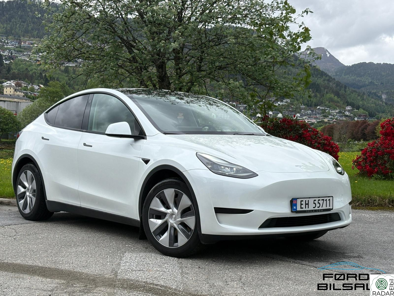 TESLA Model Y SR RWD 455km /
