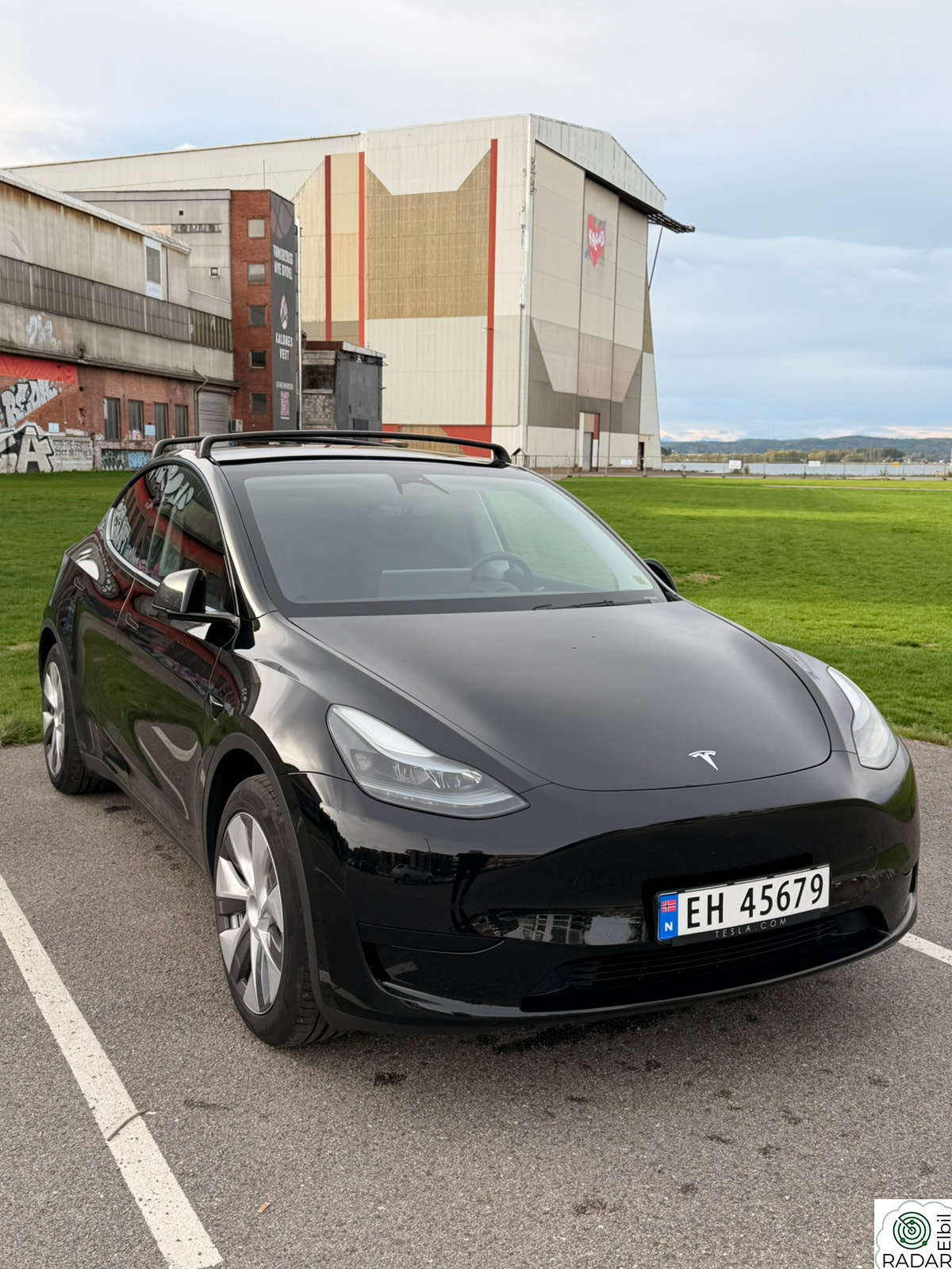 TESLA Model Y Standard Range RWD
