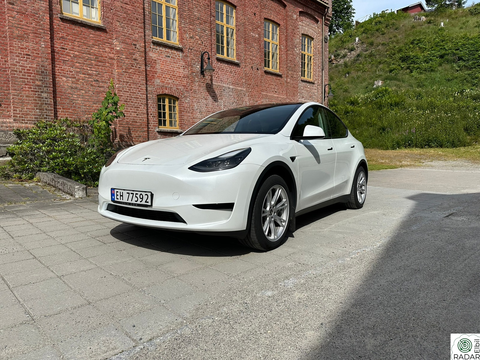 TESLA Model Y Standard Range RWD