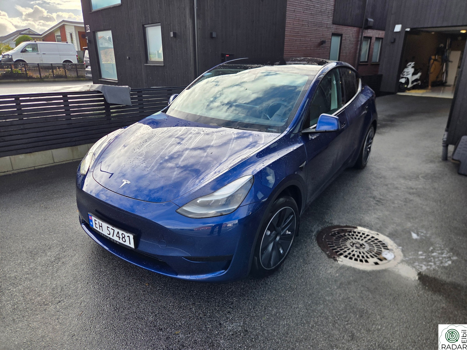 TESLA Model Y Standard Range RWD