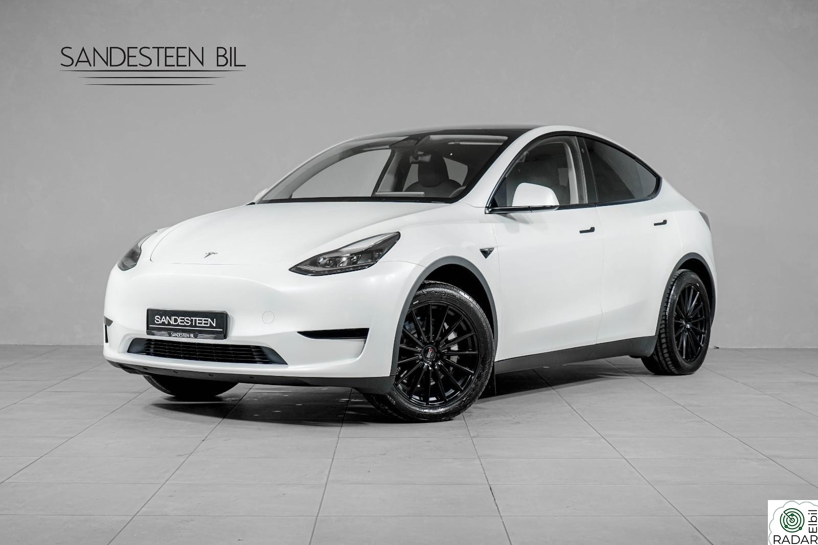 TESLA Model Y SR+/VINTERPAKKE/HENGERFESTE/SKINN/PANO/AUTOPILOT