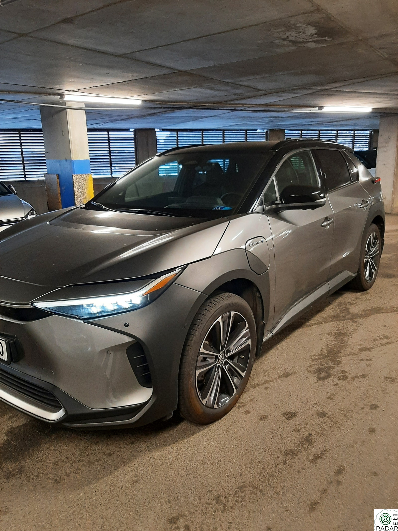 TOYOTA BZ4X AWD Executive Bitone