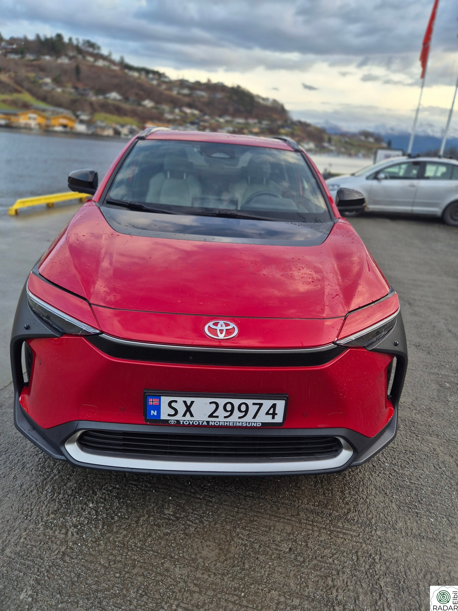 TOYOTA BZ4X AWD Executive med lyst skinninteriør