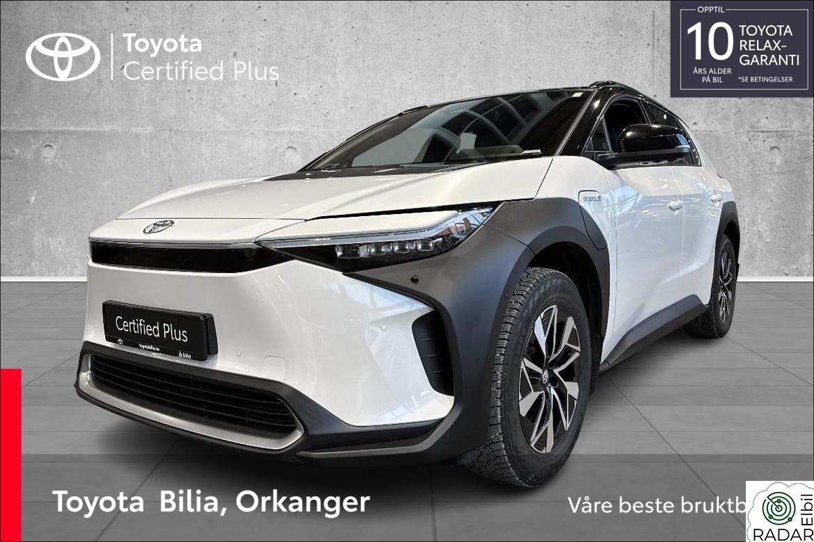 TOYOTA BZ4X Executive Bitone Panorama. Tectylert som ny.