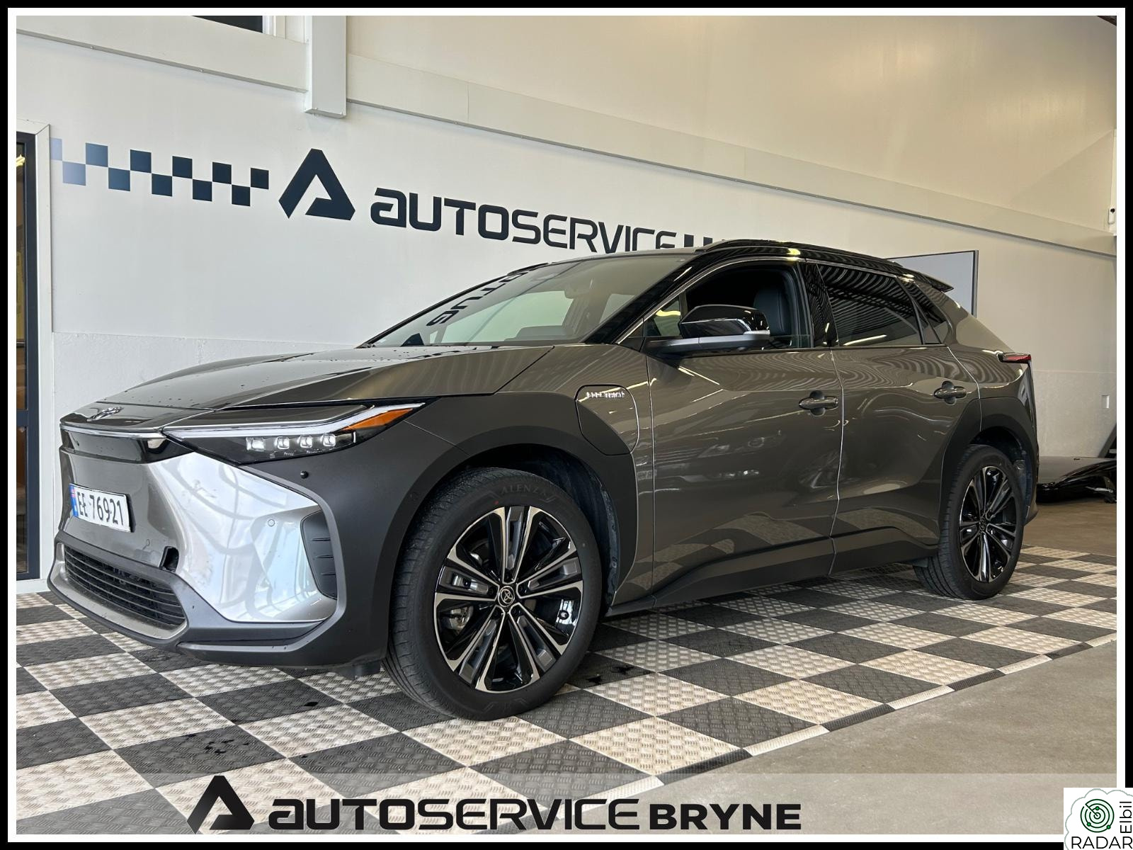 TOYOTA BZ4X AWD Executive Bitone/Panorama/Dab+/Navi/Adaptiv Cruice