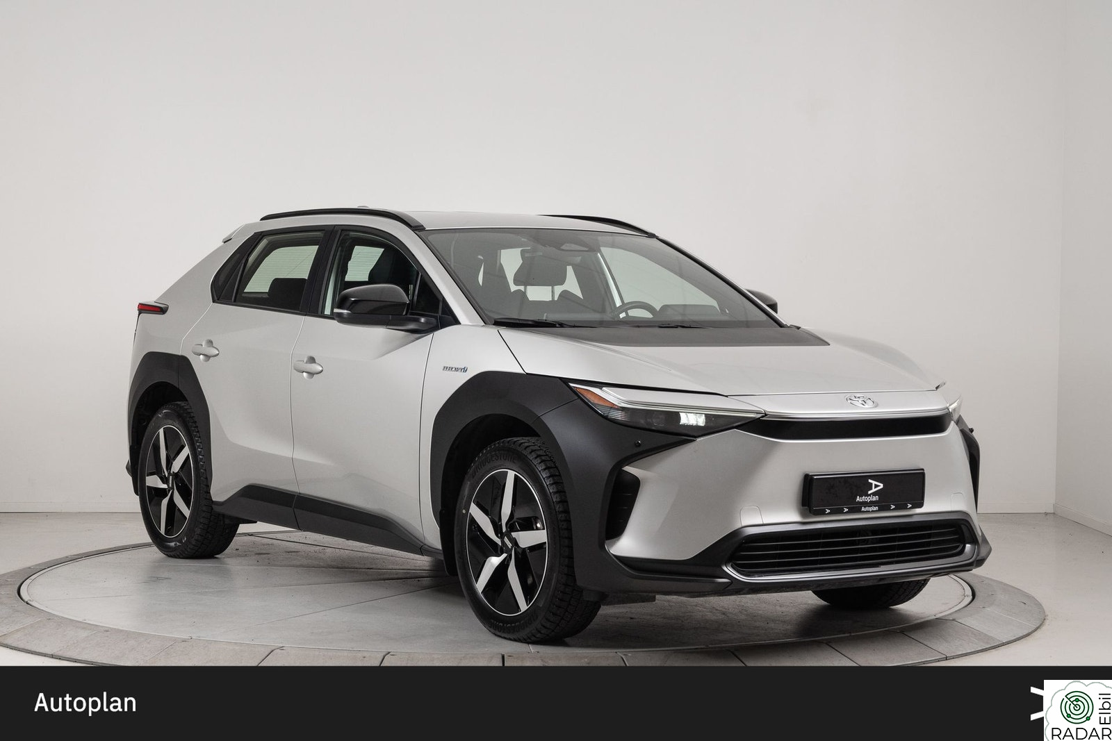TOYOTA BZ4X Awd Active Krok ACC Kamera