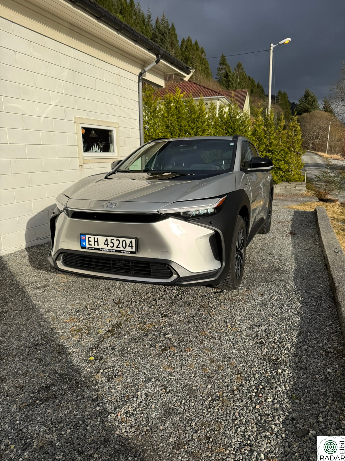 TOYOTA BZ4X AWD Executive