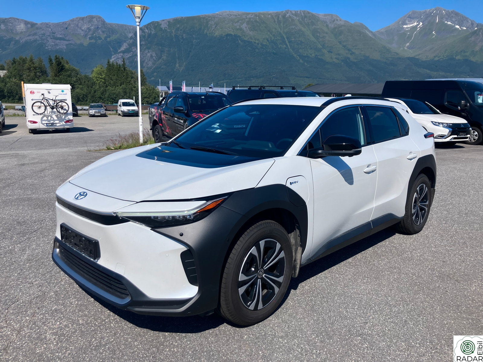 TOYOTA BZ4X EXECUTIVE AWD  topp utstyrt. Serviceavtale.White Pearl.