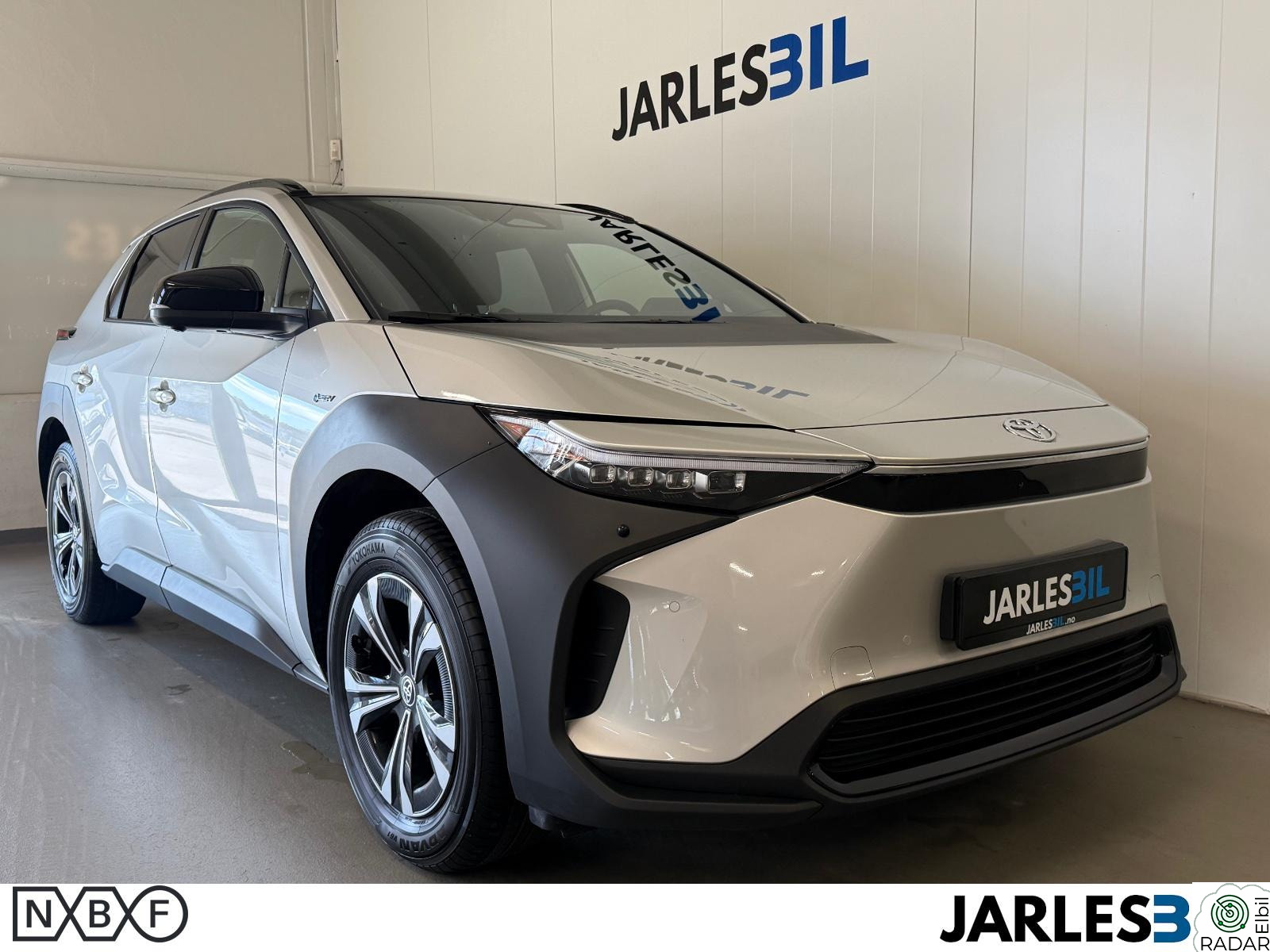 TOYOTA BZ4X Active Tech AWD /ACC/360/LED/DAB/Krok/Navi/Garanti ++