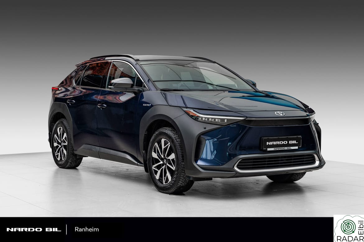 TOYOTA BZ4X Executive/AWD/Krok/JBL/360