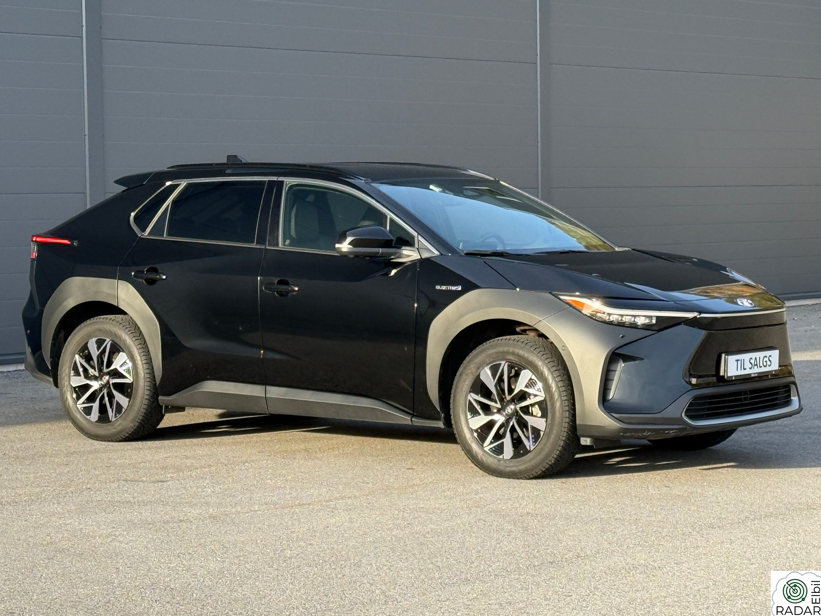 TOYOTA BZ4X AWD Executive