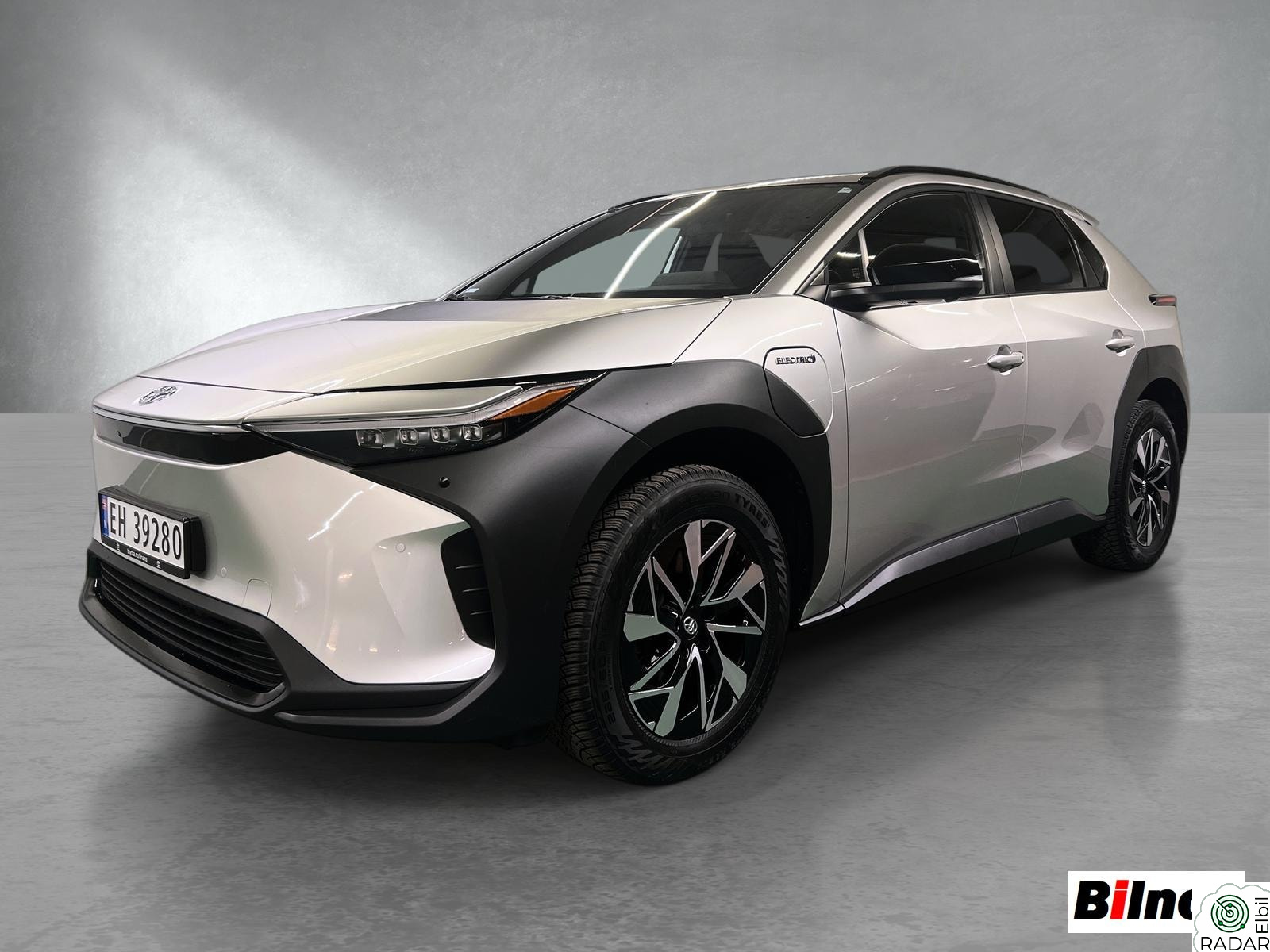 TOYOTA BZ4X AWD Active Tech // Adp.Cruise // 360 Kamera // App //
