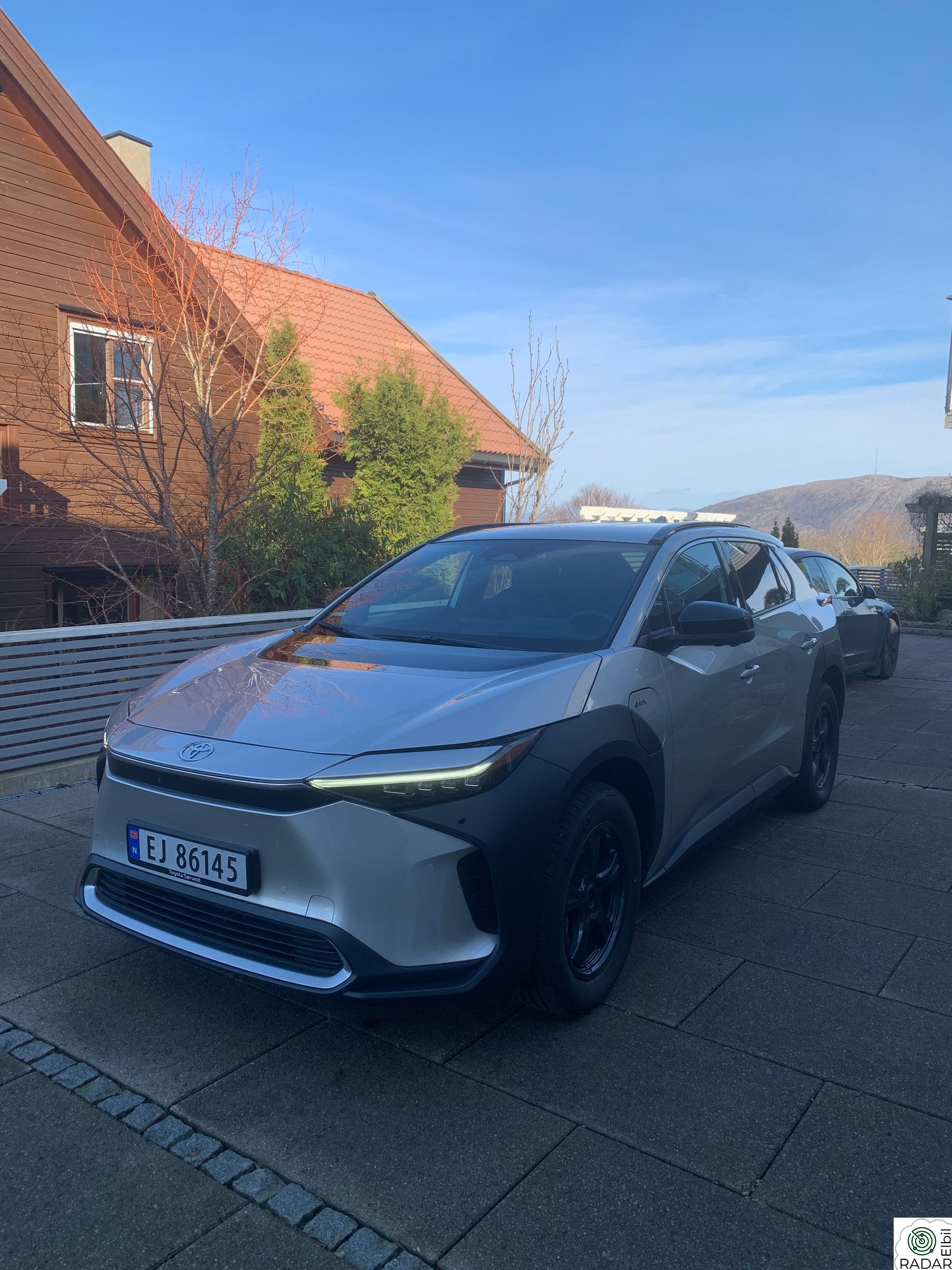 TOYOTA BZ4X AWD Executive